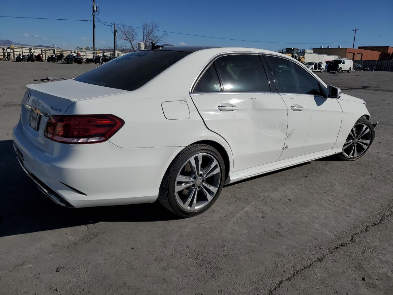 2016 Mercedes-Benz E-klasse VIN WDDHF8JB3GB171782 Copart auction photo, front end / side damage thumbnail 3