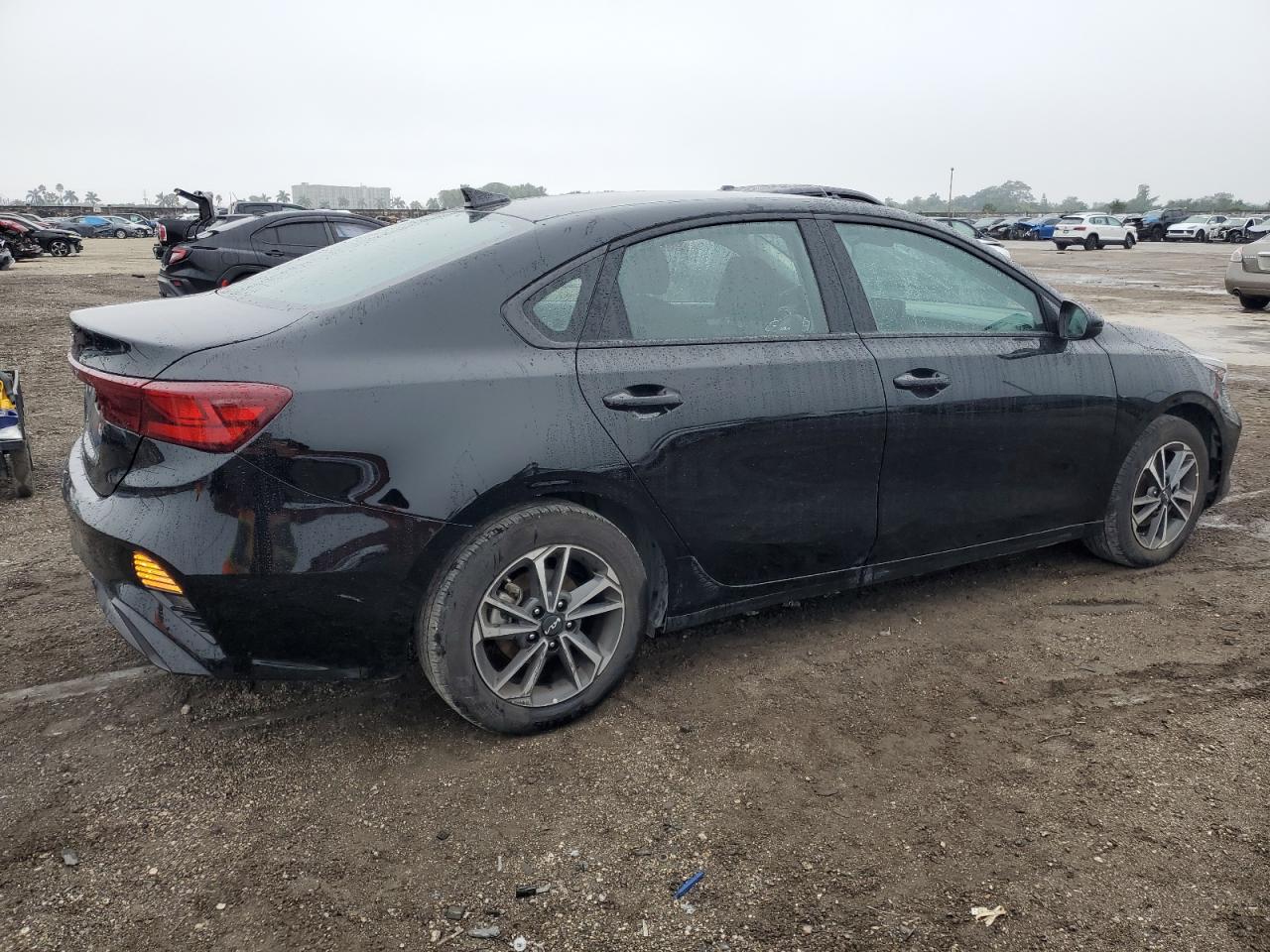 2024 KIA Forte VIN 3KPF24AD1RE745051 Copart auction photo, front end / frame damage damage thumbnail 3