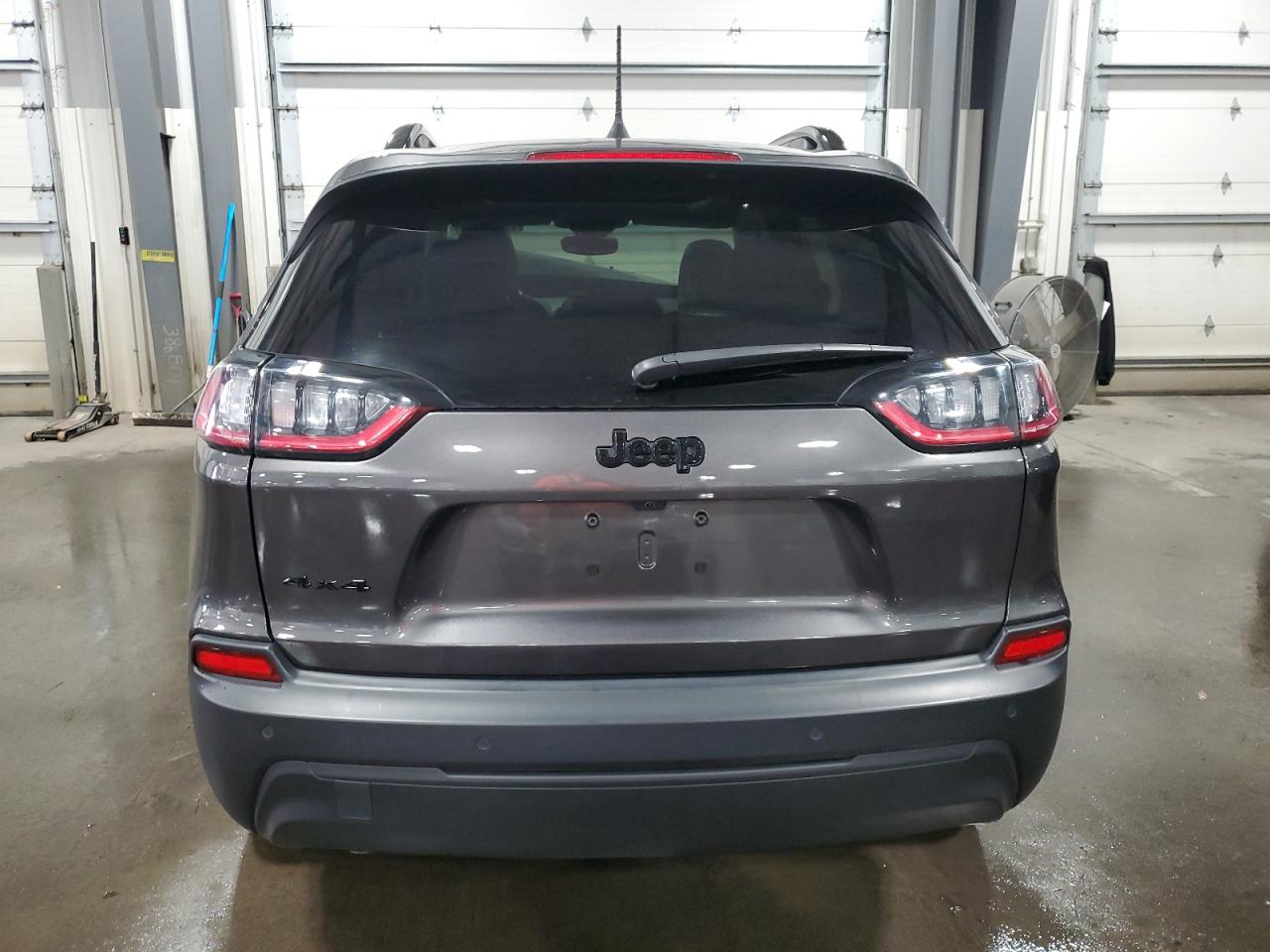 2021 Jeep Grand Cherokee VIN 1C4PJMLB5MD242135 Copart auction photo, front end damage thumbnail 6