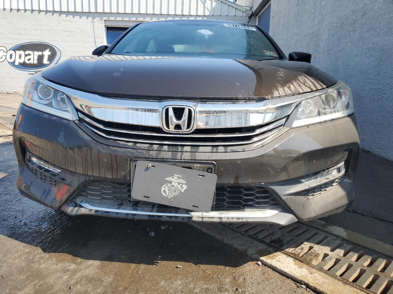 2017 Honda Accord VIN 1HGCR2F13HA216043 Copart auction photo, minor dent/scratches damage thumbnail 5