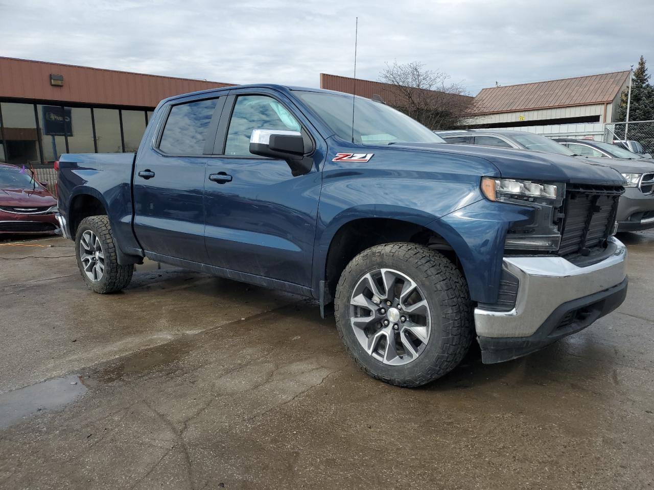 2021 Chevrolet Silverado VIN 3GCUYDED0MG222004 Copart auction photo, front end / side damage thumbnail 4