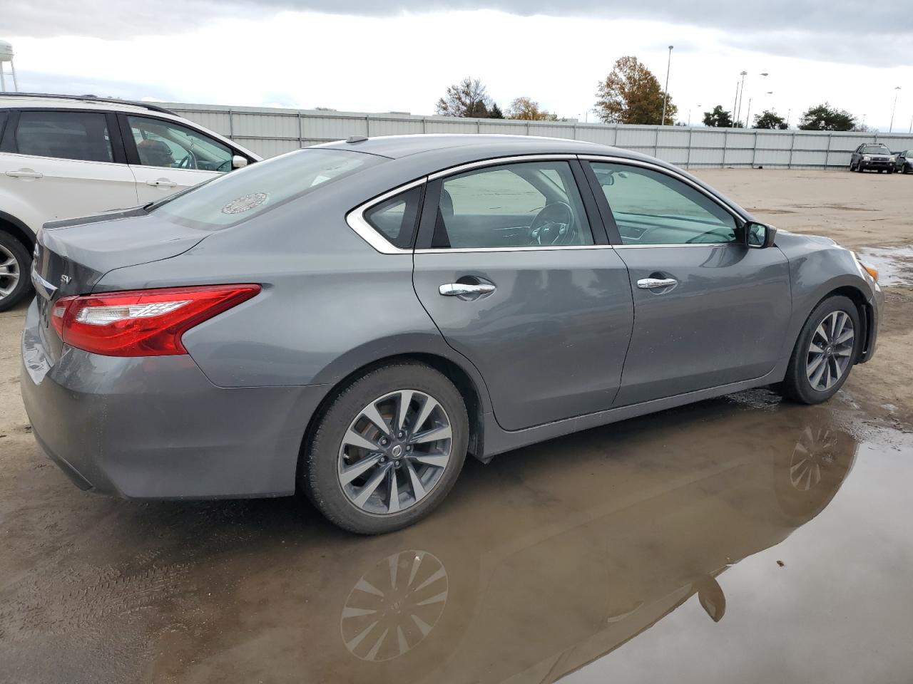 2017 Nissan Altima VIN 1N4AL3AP5HC121292 Copart auction photo, side / front end damage thumbnail 3