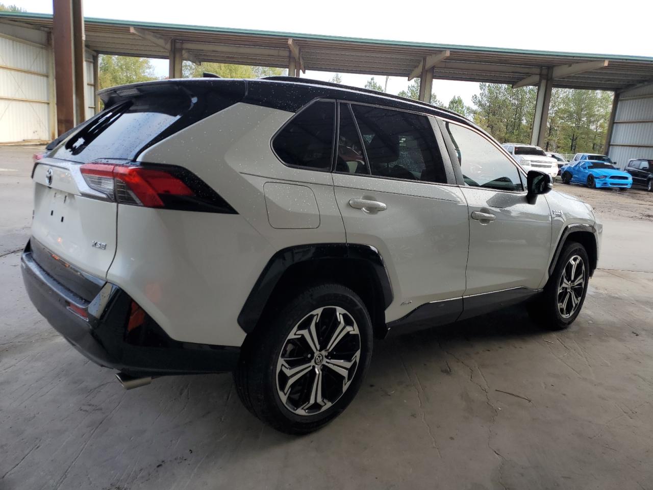 2021 Toyota RAV 4 VIN JTMFB3FV5MD045961 Copart auction photo, front end / side damage thumbnail 3