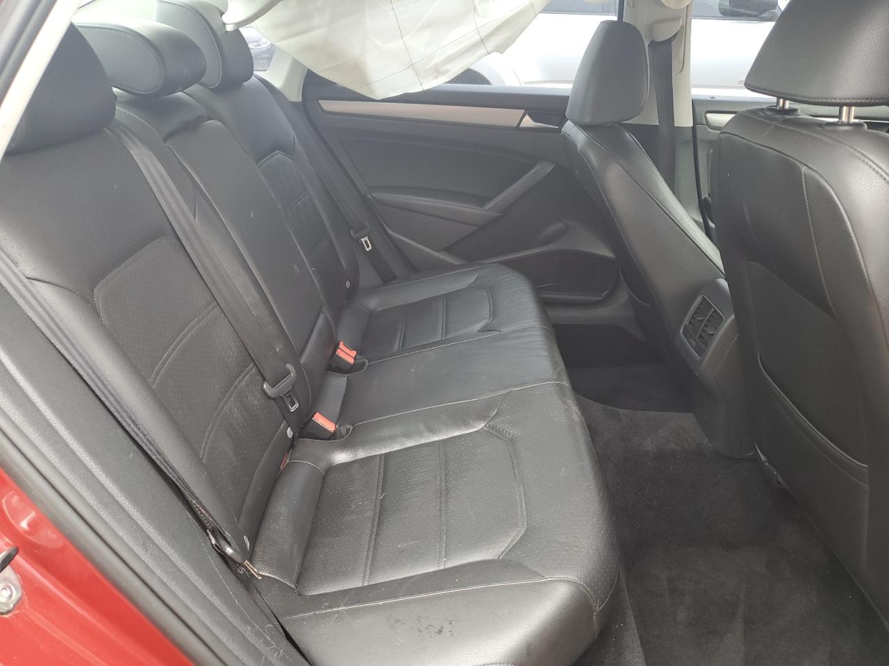 2015 Volkswagen Passat VIN 1VWBT7A3XFC011545 Copart auction photo, front end / side damage thumbnail 10