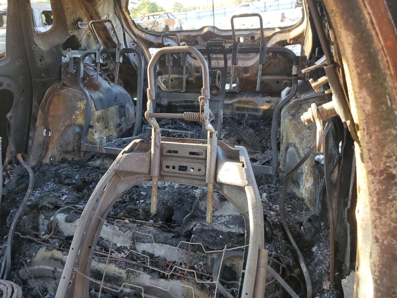 2018 Jeep Compass VIN 3C4NJDBB1JT161213 Copart auction photo, burn damage thumbnail 10