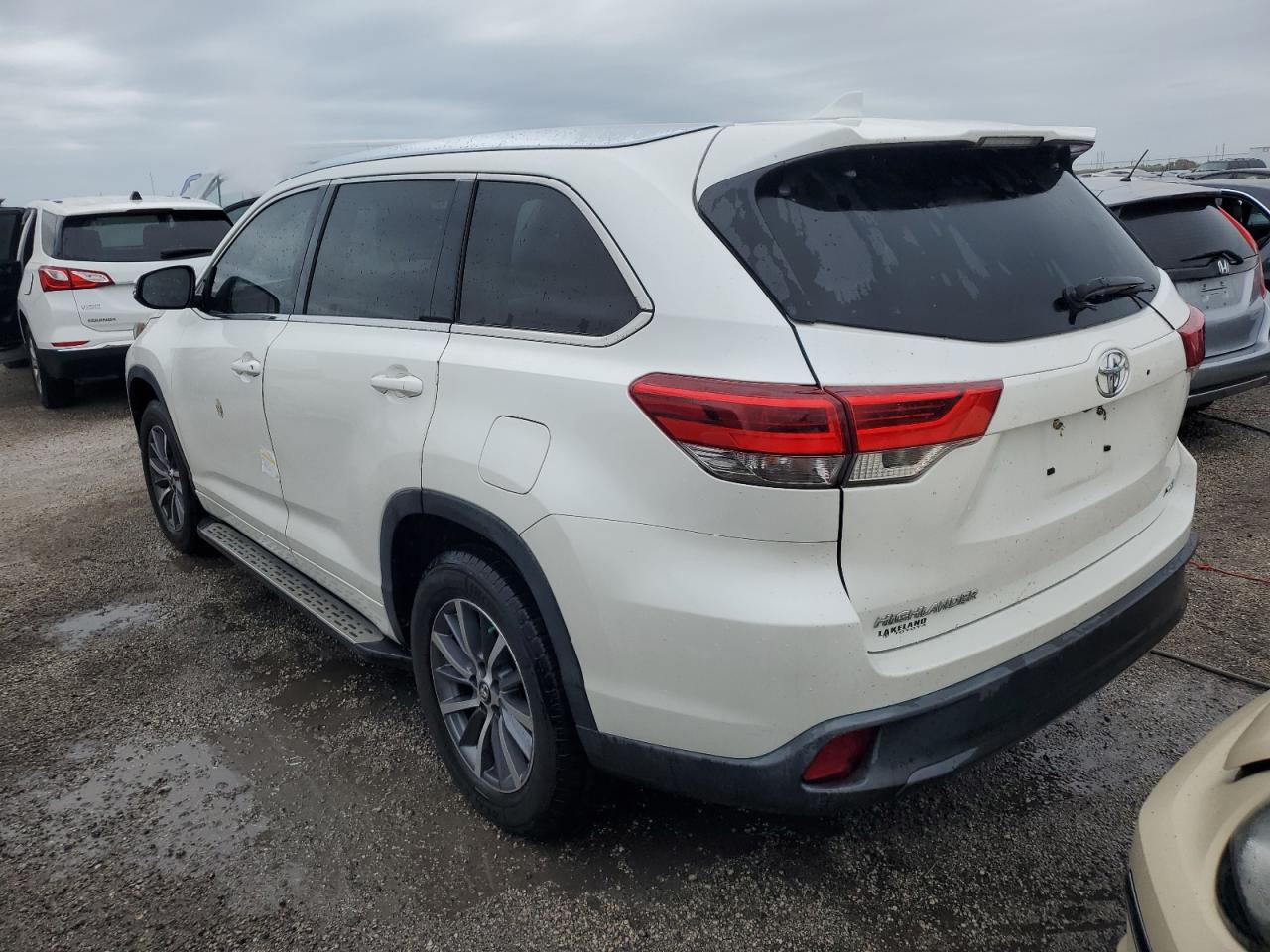 2018 Toyota Highlander VIN 5TDKZRFH8JS280104 Copart auction photo, water/flood damage thumbnail 2