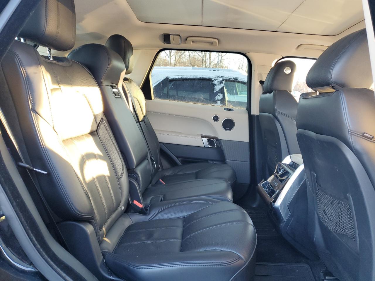 2016 Land Rover Range Rover VIN SALWR2KF1GA560121 Copart auction photo, front end damage thumbnail 11