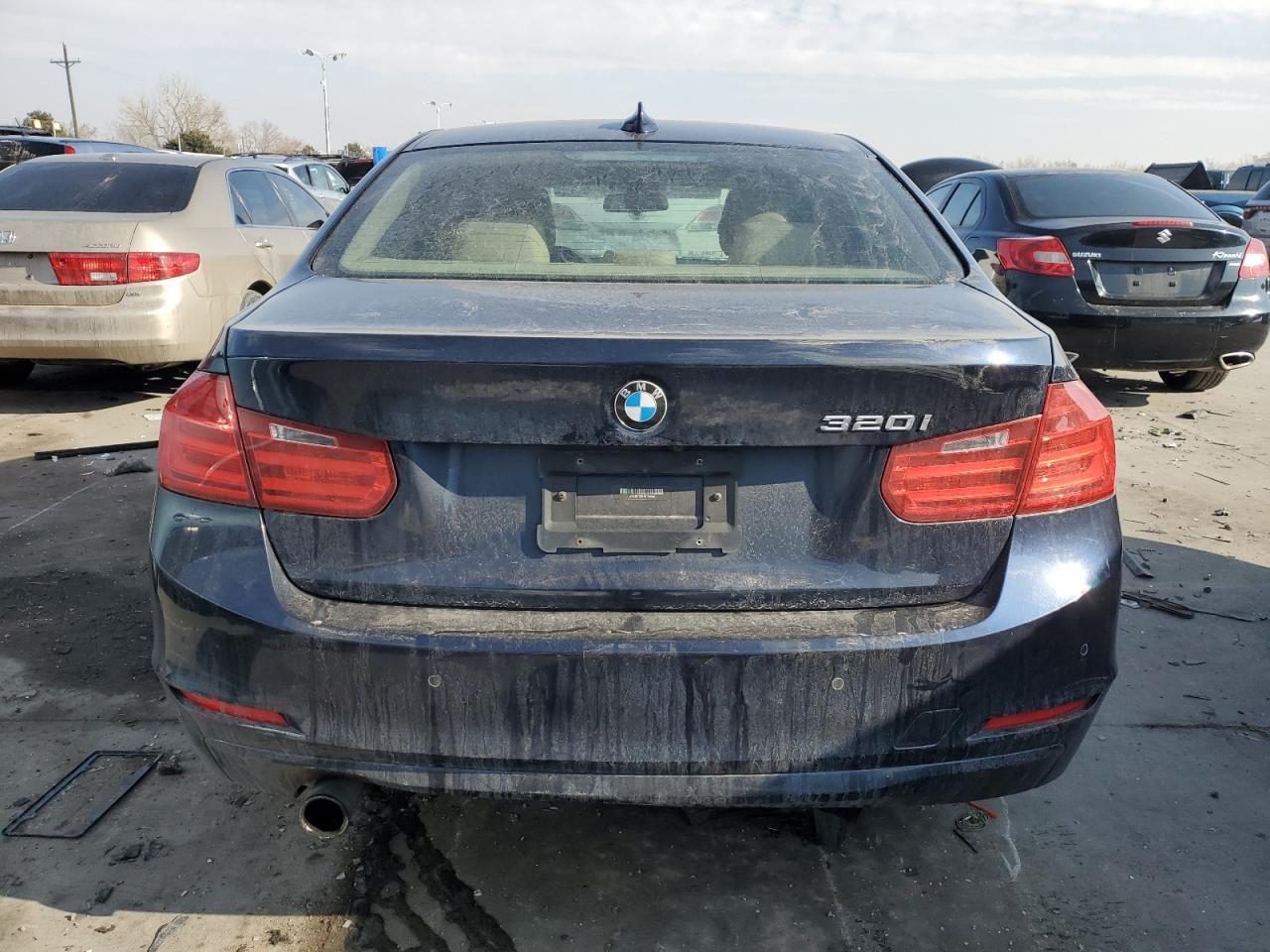 2015 BMW 3er VIN WBA3B1C51FK138645 Copart auction photo, front end damage thumbnail 6