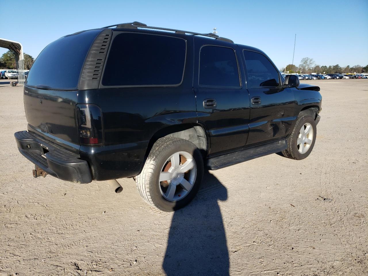 2003 Chevrolet Tahoe VIN 1GNEC13Z33R266259 Copart auction photo, front end damage thumbnail 3