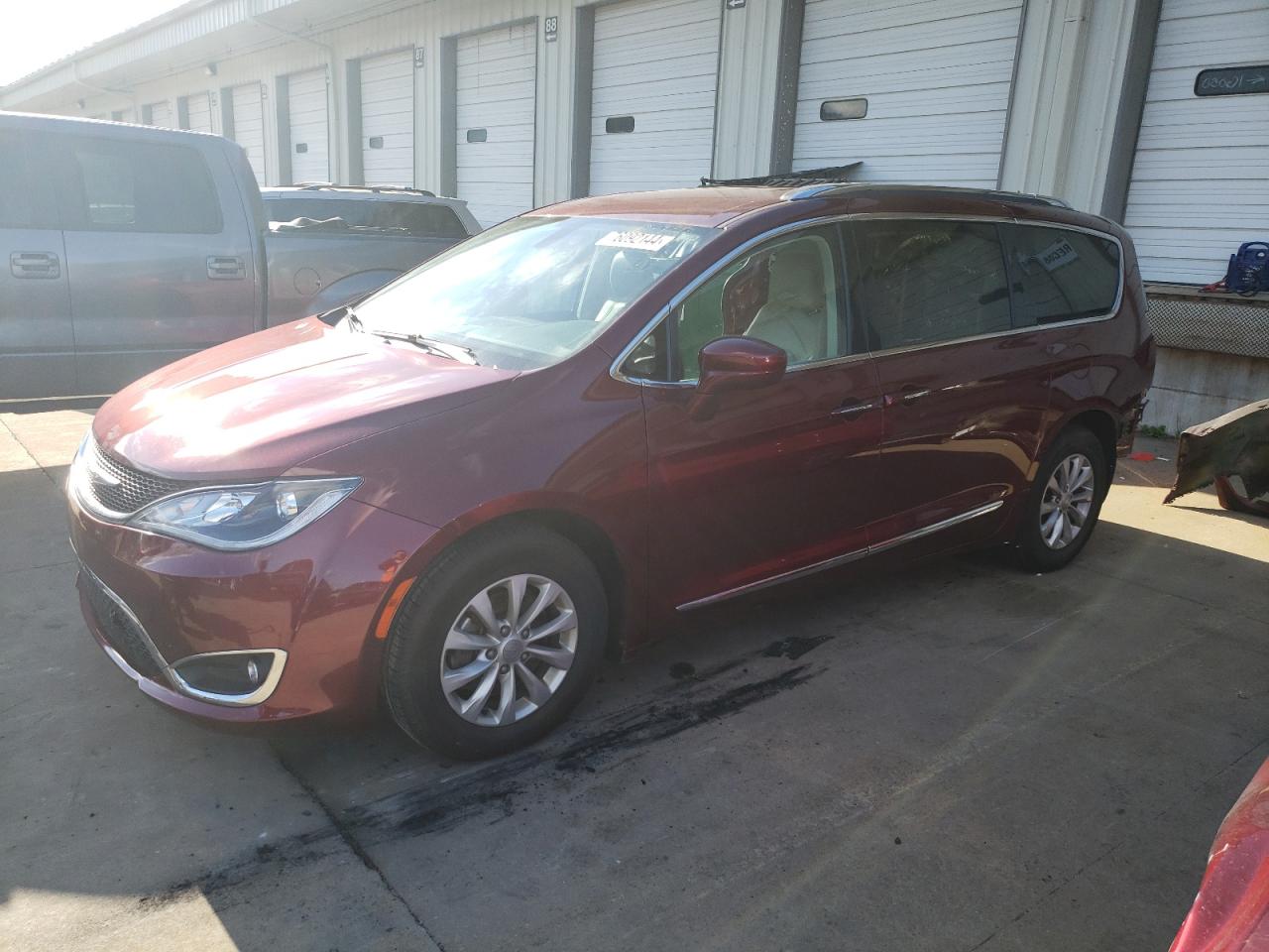 2018 Chrysler Pacifica VIN 2C4RC1EG1JR139636