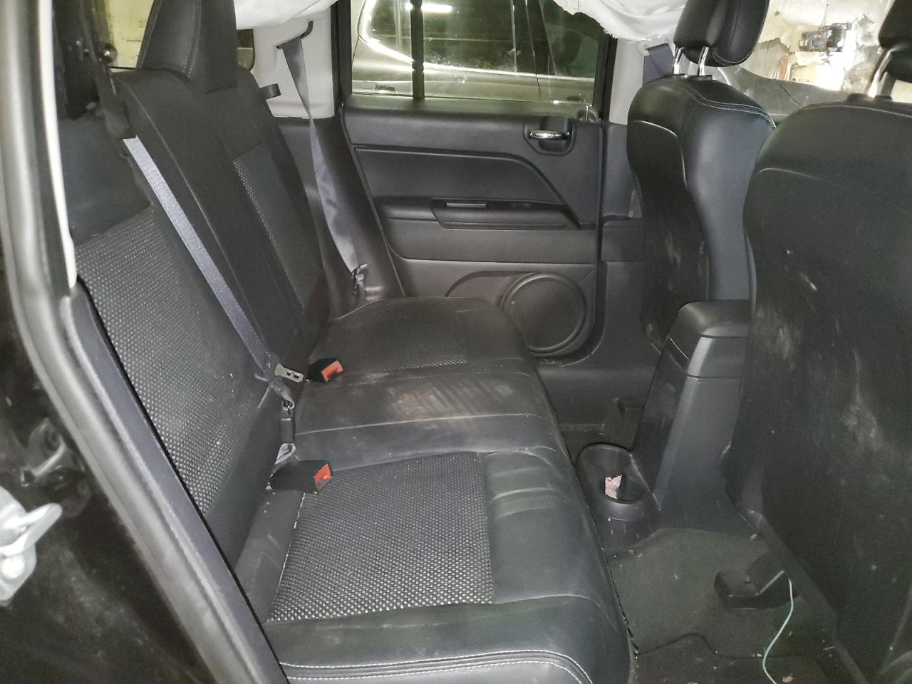 2016 Jeep Liberty (Patriot) VIN 1C4NJRBB4GD788922 Copart auction photo, side / minor dent/scratches damage thumbnail 11
