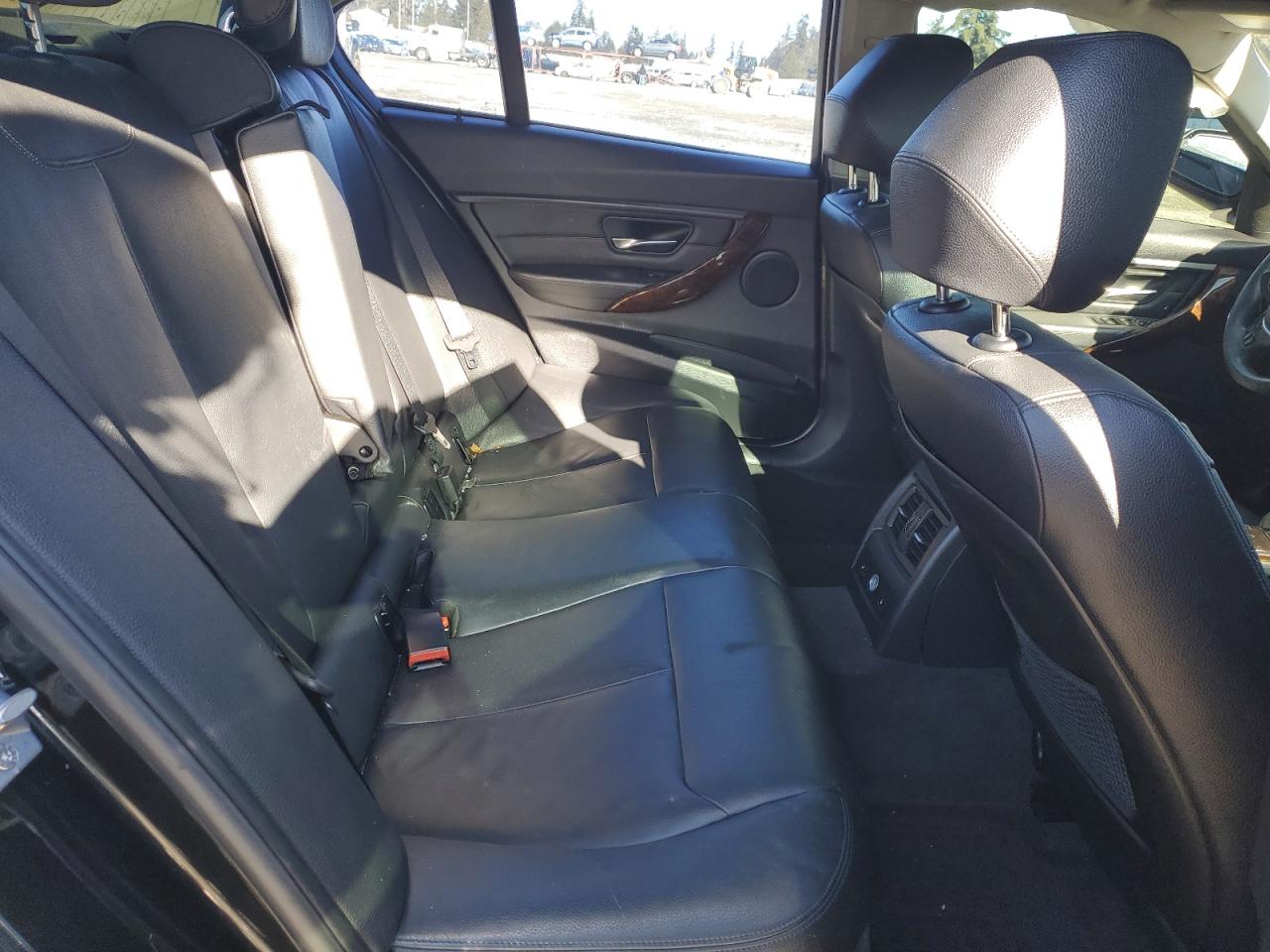 2013 BMW 3er VIN WBA3B9G56DNR90140 Copart auction photo, front end damage thumbnail 10