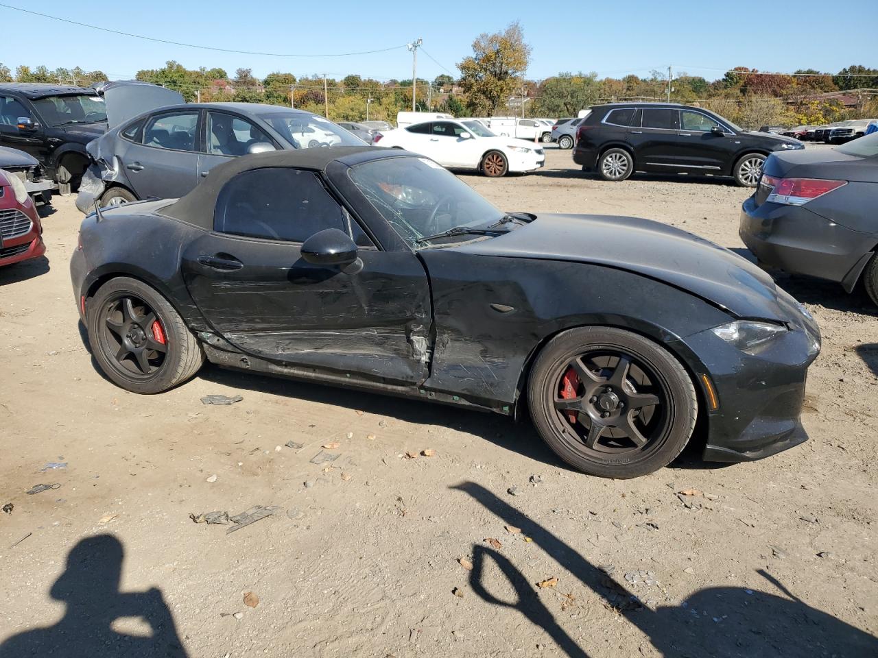 2016 Mazda MX-5 VIN JM1NDAC71G0101700 Copart auction photo, side / front end damage thumbnail 4