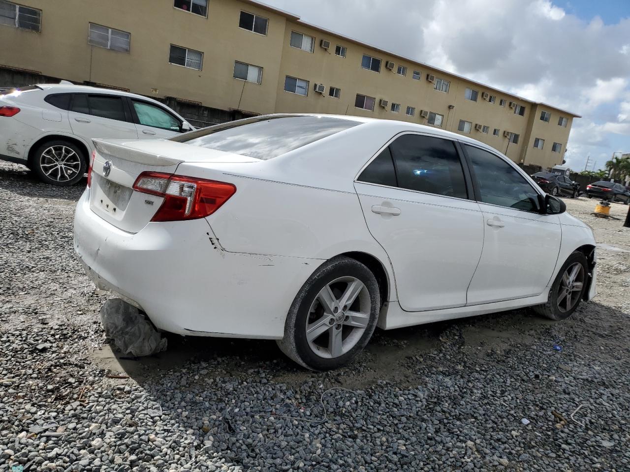 2013 Toyota Camry VIN 4T1BF1FK4DU260885 Copart auction photo, front end / minor dent/scratches damage thumbnail 3