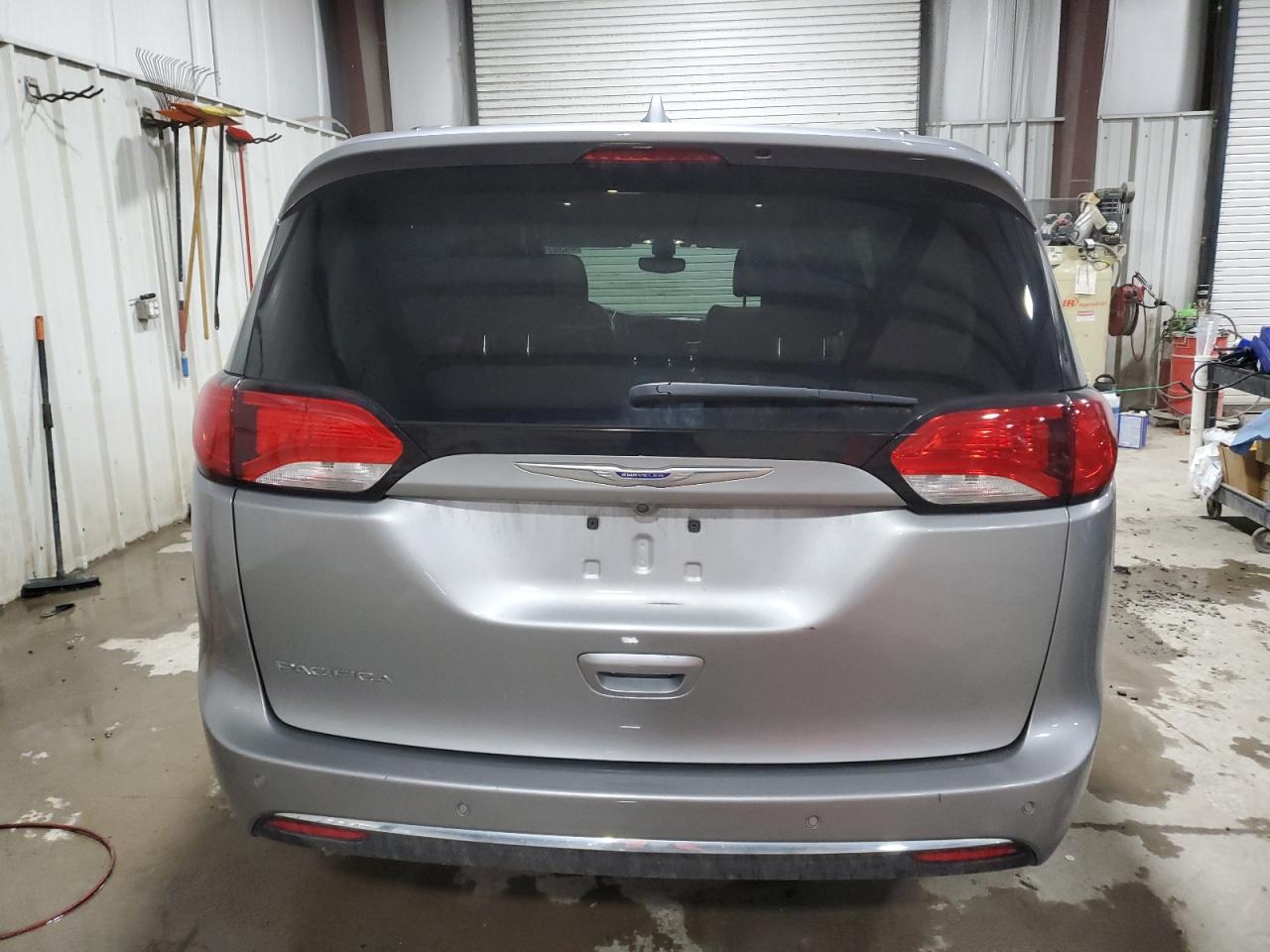 2018 Chrysler Pacifica VIN 2C4RC1BG1JR233763 Copart auction photo, front end / side damage thumbnail 6