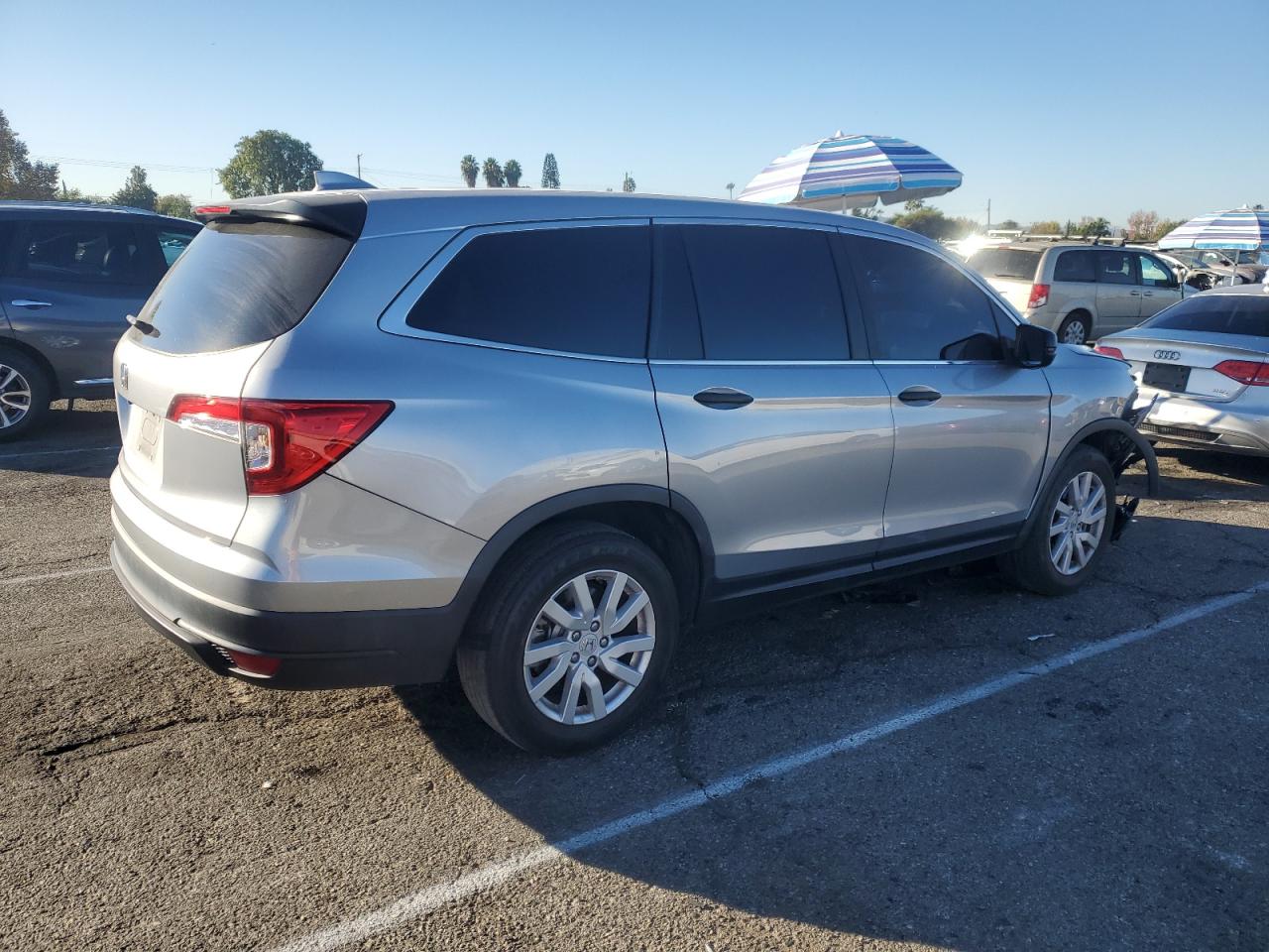 2020 Honda Pilot VIN 5FNYF5H17LB018562 Copart auction photo, front end / minor dent/scratches damage thumbnail 3