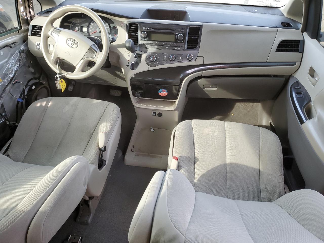 2011 Toyota Sienna VIN 5TDKA3DC7BS003103 Copart auction photo, front end damage thumbnail 8