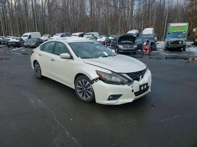 2016 Nissan Altima VIN 1N4AL3AP5GC177456 Copart auction photo, front end / minor dent/scratches damage thumbnail 11