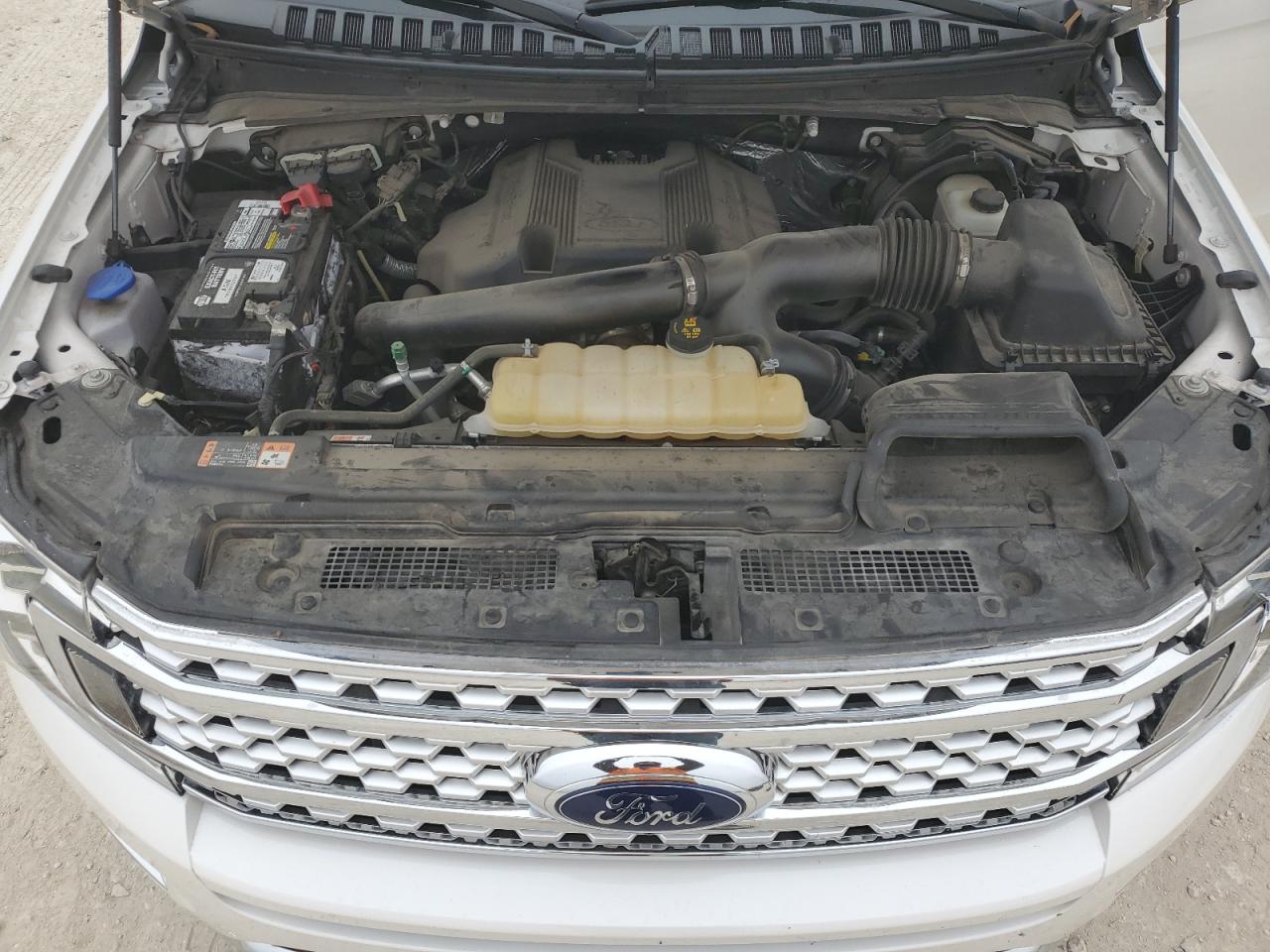 2018 Ford Expedition VIN 1FMJK1MT5JEA60803 Copart auction photo, rear end / minor dent/scratches damage thumbnail 13