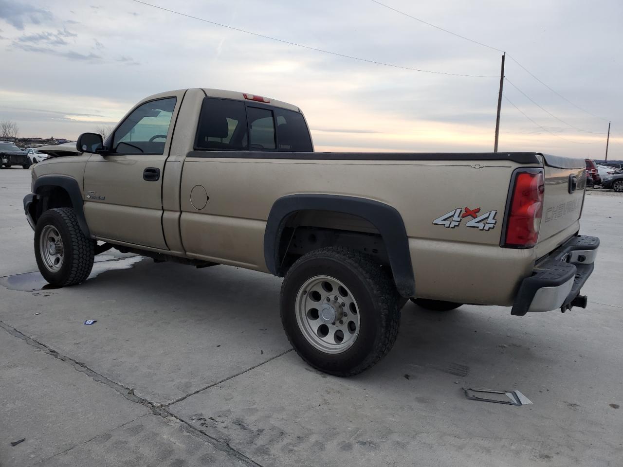 2006 Chevrolet Silverado VIN 1GCHK24D46E196672 Copart auction photo, front end damage thumbnail 2