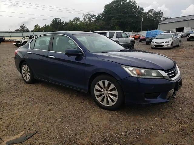 2013 Honda Accord VIN 1HGCR2F82DA022160 Copart auction photo, water/flood / front end damage thumbnail 10