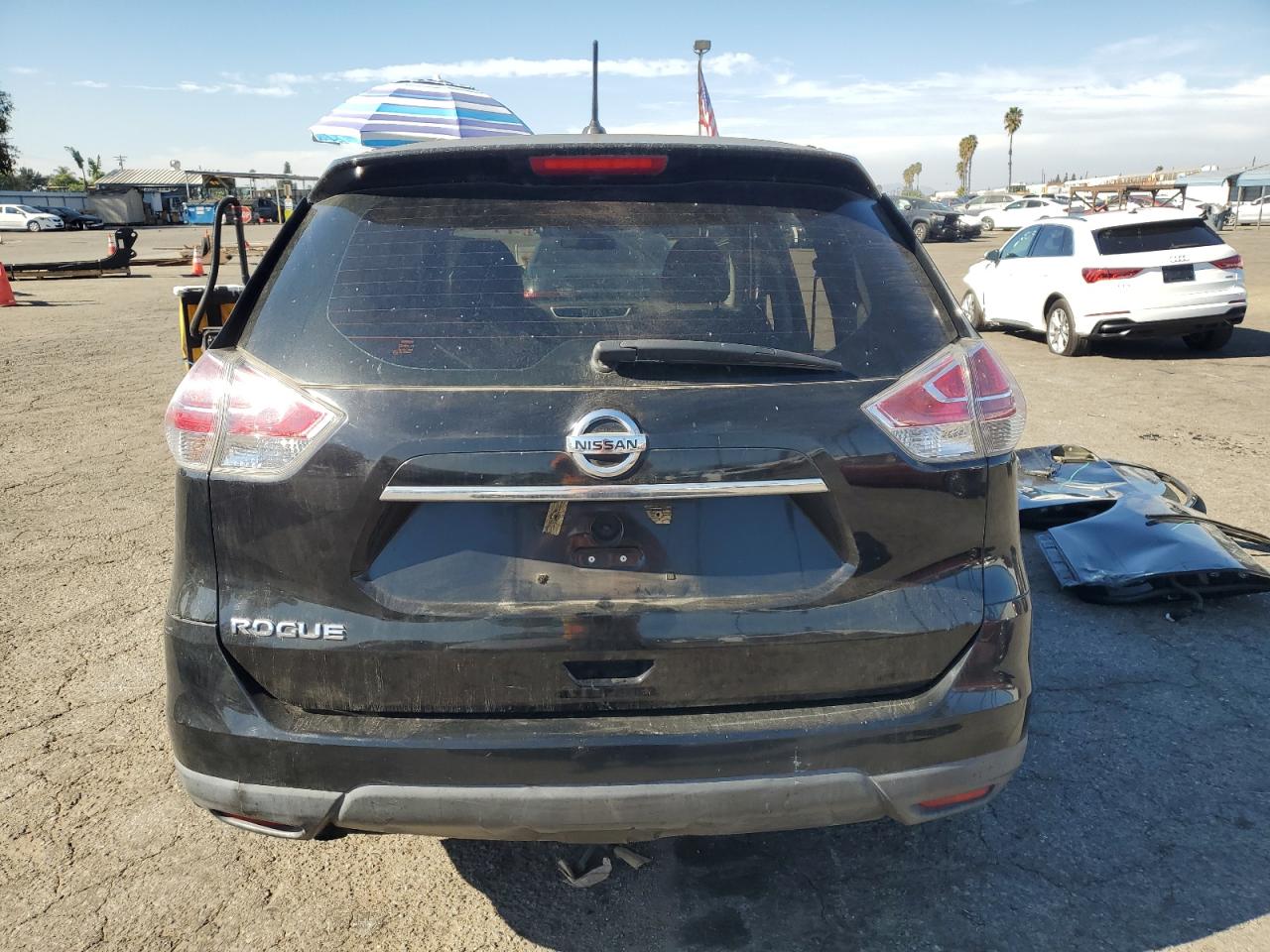 2015 Nissan Rogue VIN 5N1AT2MTXFC822996 Copart auction photo, side damage thumbnail 6