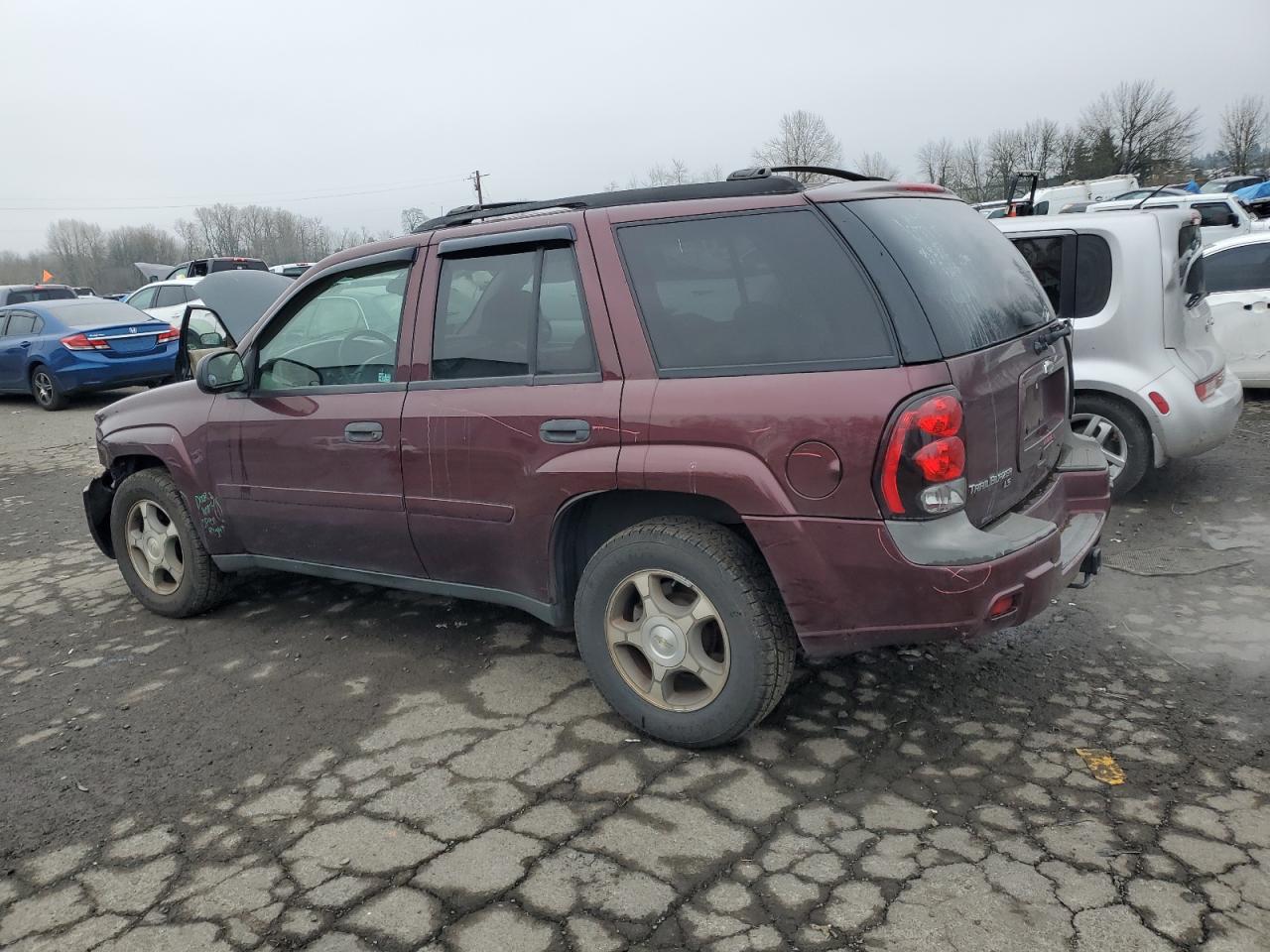 2006 Chevrolet TrailBlazer VIN 1GNDT13S462359898 Copart auction photo, front end / side damage thumbnail 2