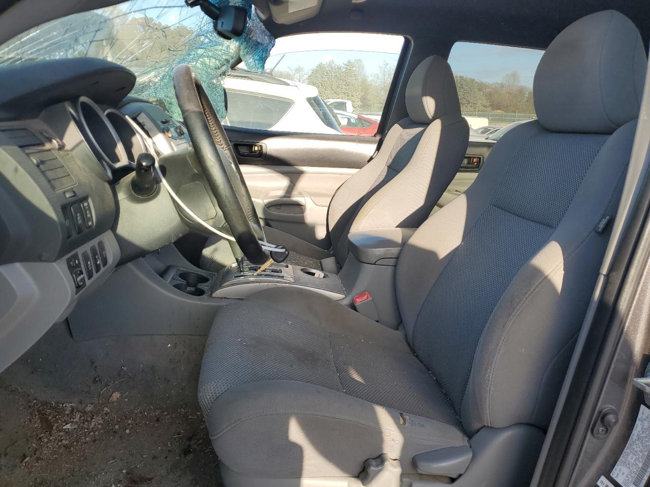 2011 Toyota Tacoma VIN 5TFLU4EN3BX020640 Copart auction photo, front end / mechanical damage thumbnail 7