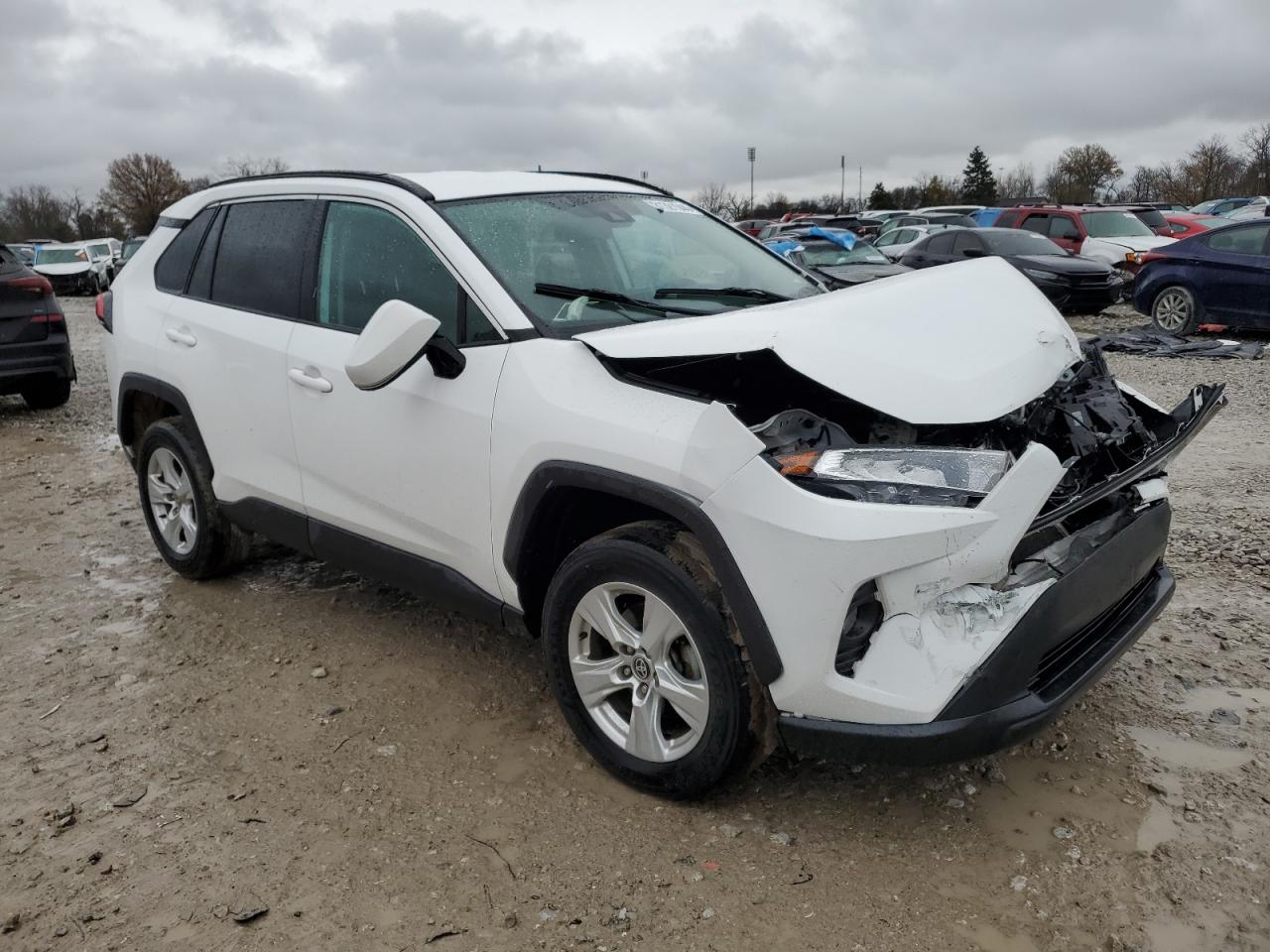 2021 Toyota RAV 4 VIN 2T3W1RFV4MW135742 Copart auction photo, front end damage thumbnail 4
