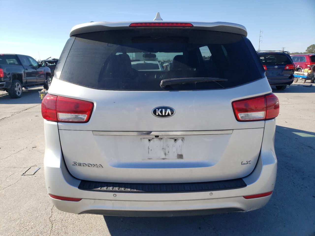2018 KIA Sedona VIN KNDMB5C16J6396317 Copart auction photo, side damage thumbnail 6