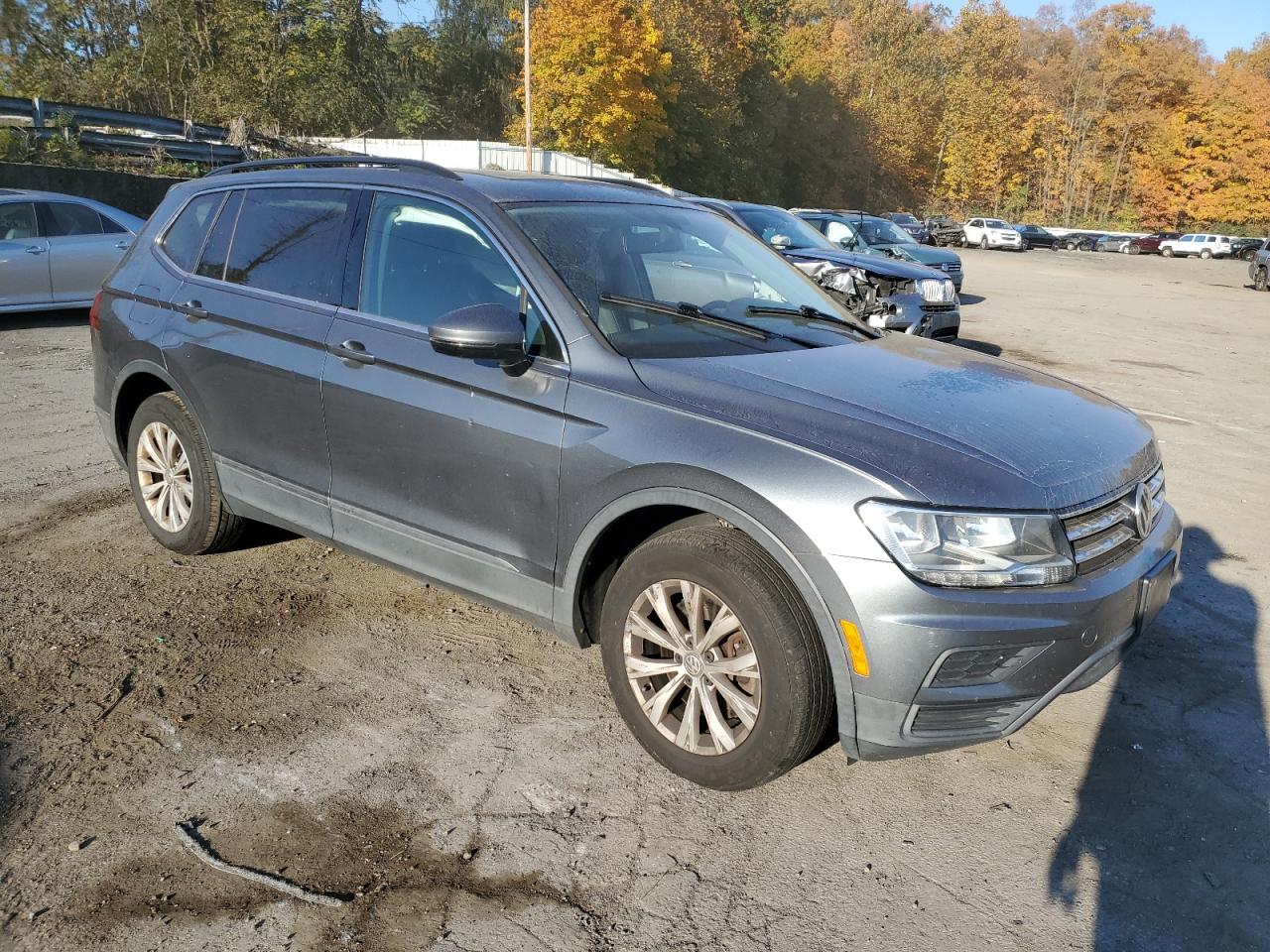 2018 Volkswagen Tiguan VIN 3VV2B7AX1JM102088 Copart auction photo, rear end / side damage thumbnail 4