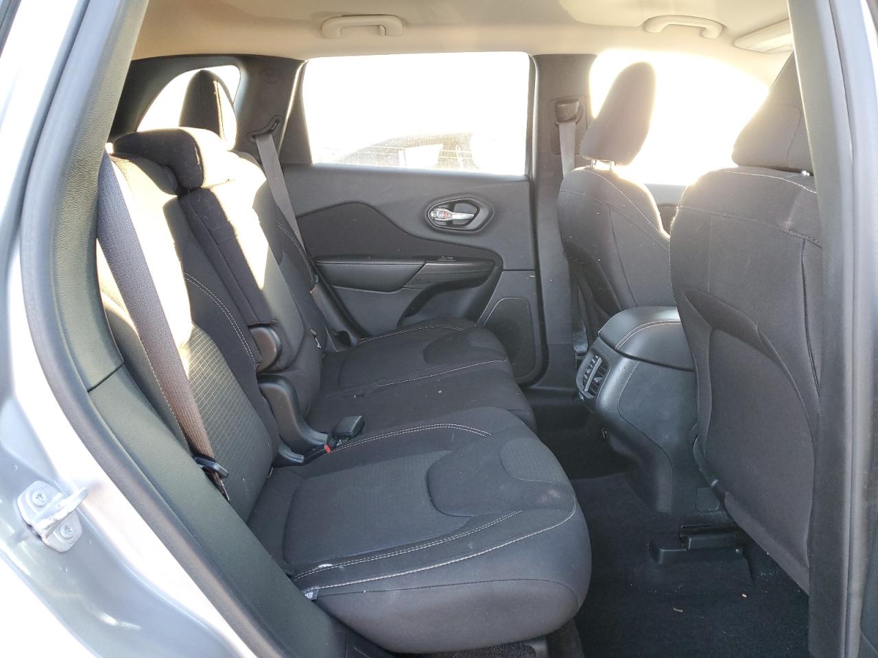 2016 Jeep Grand Cherokee VIN 1C4PJMCS1GW278557 Copart auction photo, side / front end damage thumbnail 11