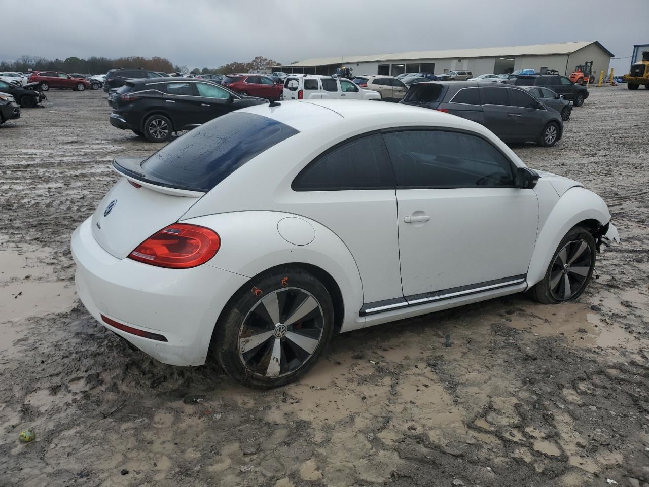 2013 Volkswagen Beetle VIN 3VWVS7AT7DM686720 Copart auction photo, front end / undercarriage damage thumbnail 3