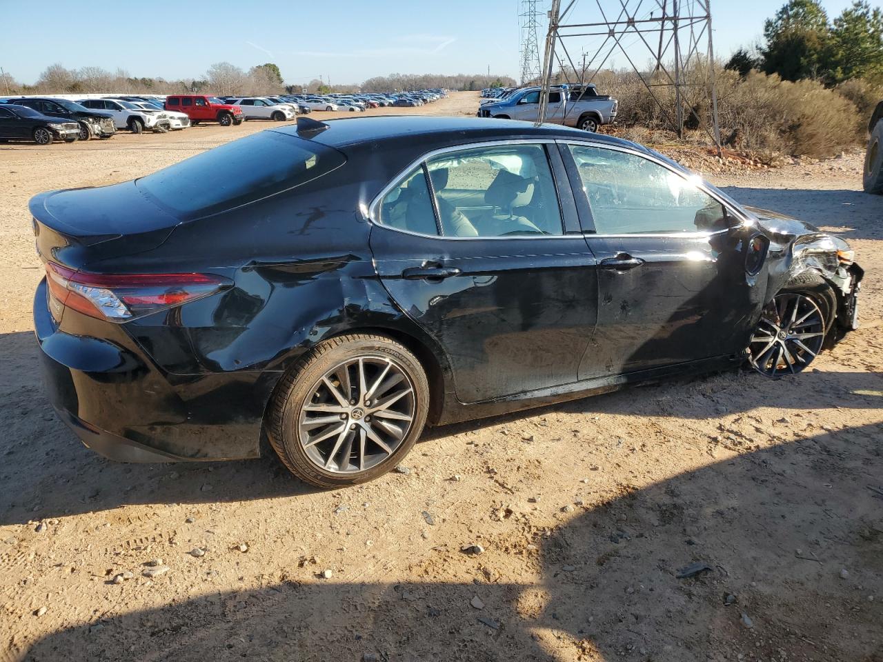 2021 Toyota Camry VIN 4T1F11AK6MU469889 Copart auction photo, all over damage thumbnail 3