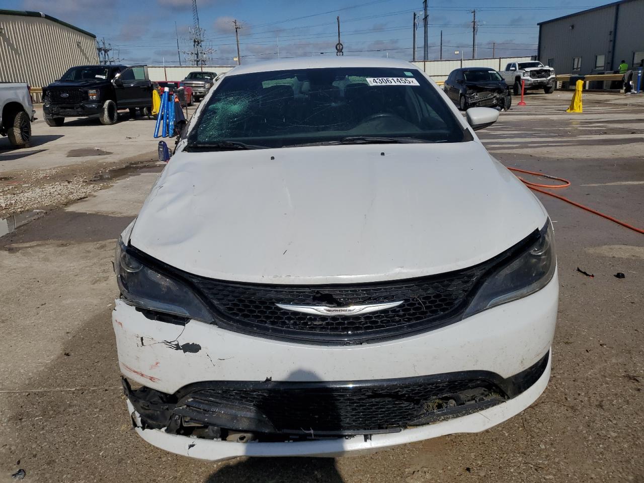 2015 Chrysler 200 VIN 1C3CCCBBXFN677870 Copart auction photo, side / front end damage thumbnail 5