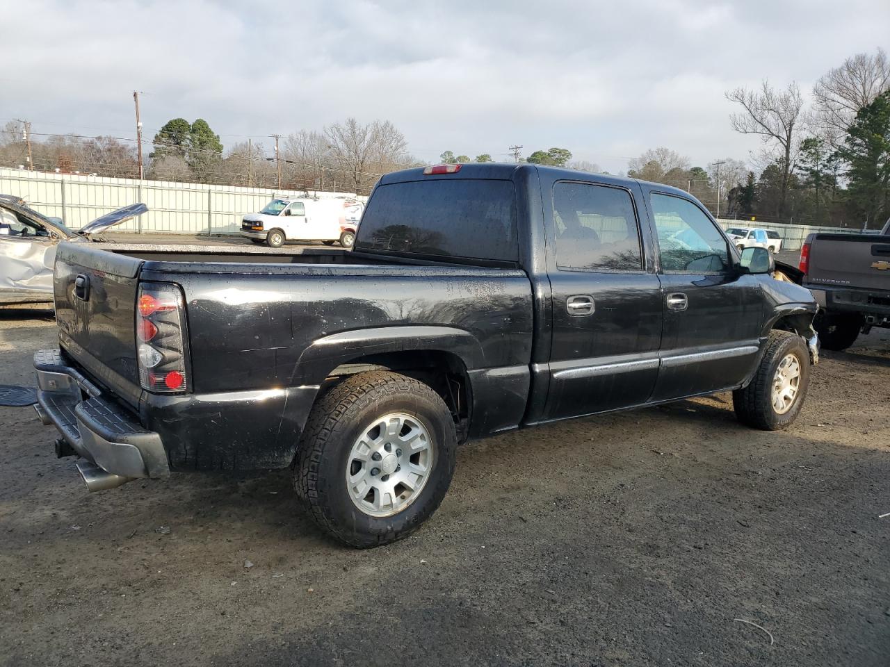 2006 GMC Sierra VIN 2GTEC13Z561304807 Copart auction photo, front end damage thumbnail 3