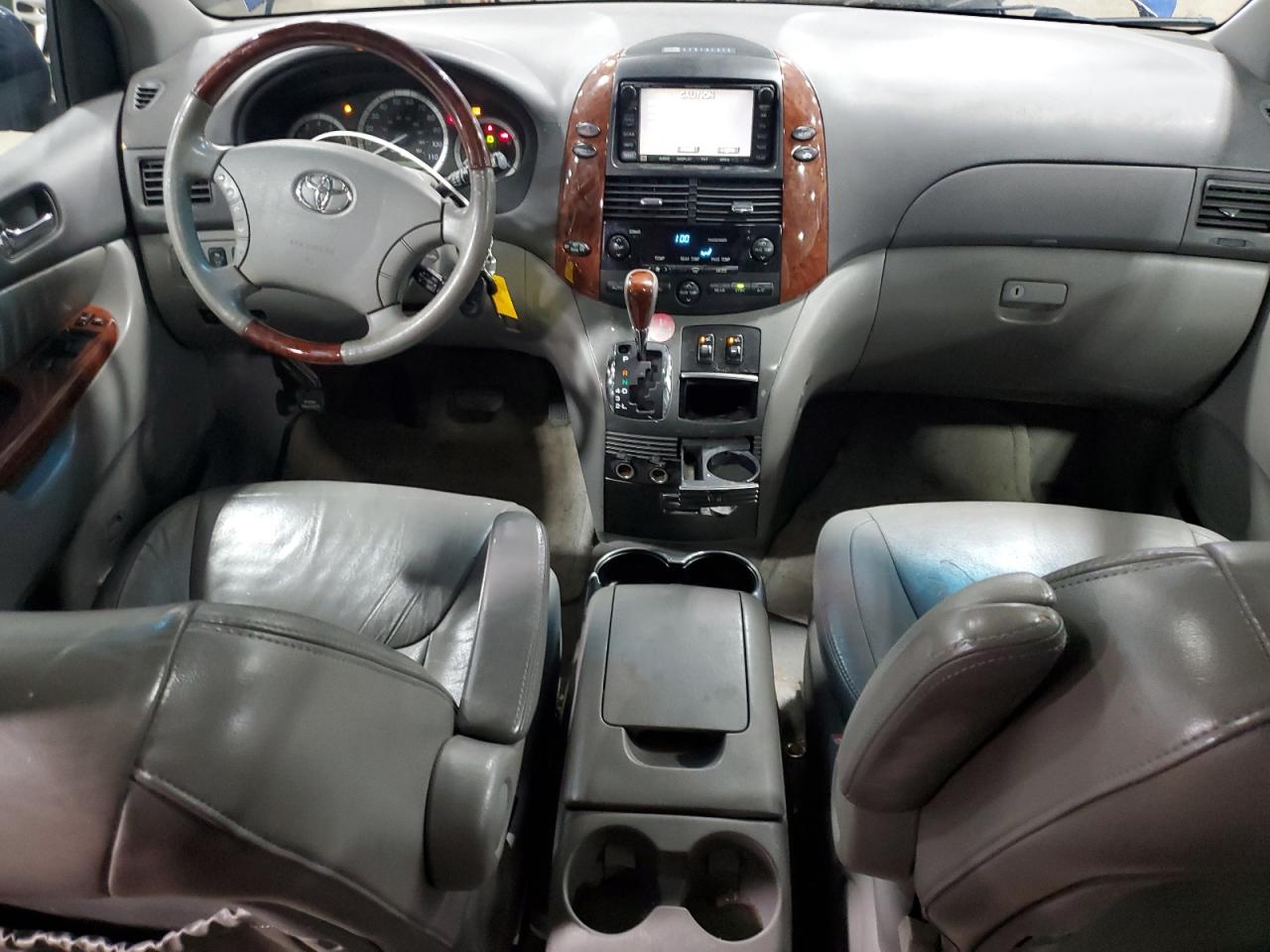 2004 Toyota Sienna VIN 5TDBA22C44S015693 Copart auction photo, front end / side damage thumbnail 8