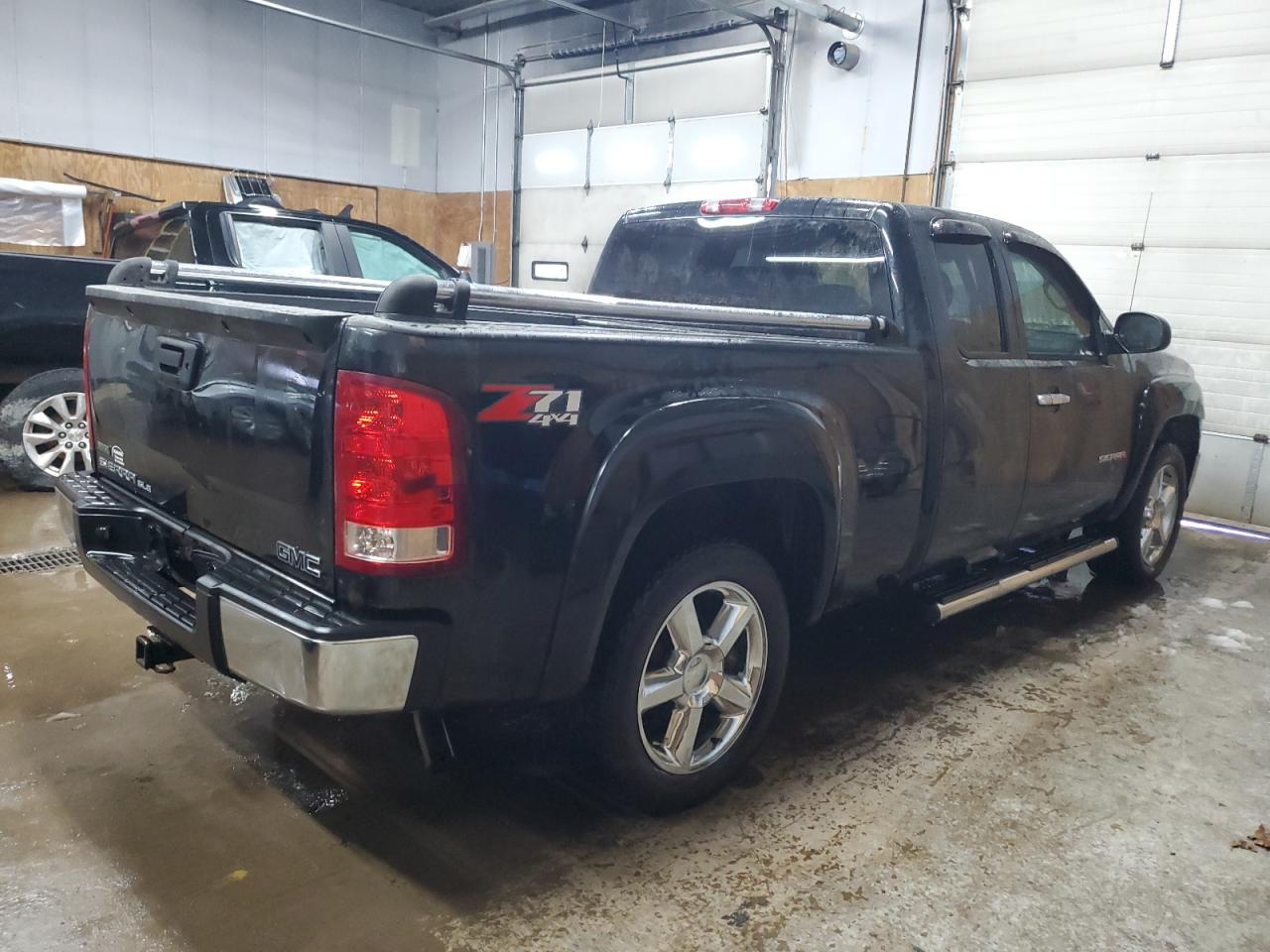 2010 GMC Sierra VIN 1GTSKVEAXAZ231678 Copart auction photo, front end / minor dent/scratches damage thumbnail 3