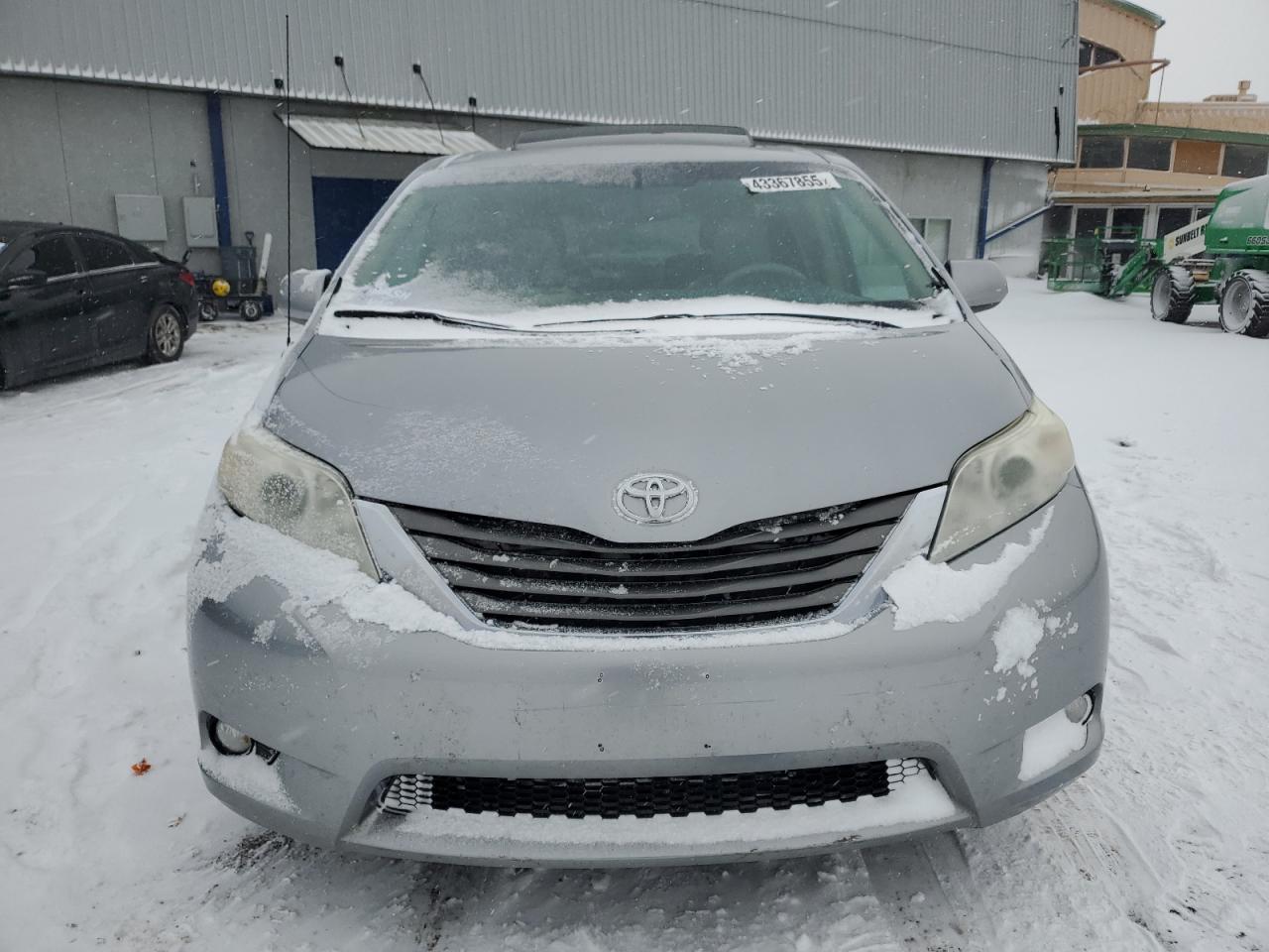 2012 Toyota Sienna VIN 5TDYK3DC9CS258022 Copart auction photo, minor dent/scratches damage thumbnail 5
