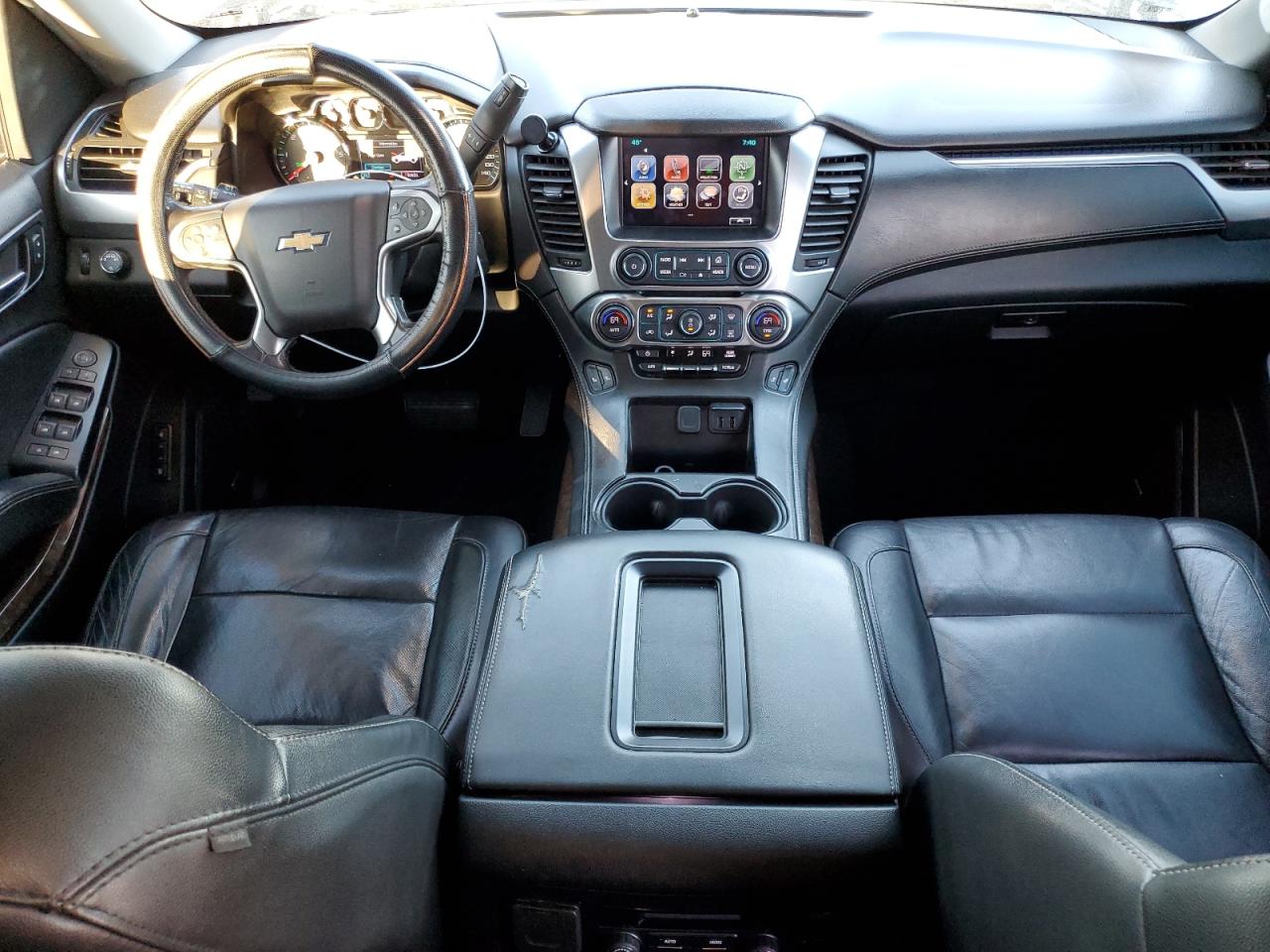 2018 Chevrolet Suburban VIN 1GNSCHKC2JR228351 Copart auction photo, front end / minor dent/scratches damage thumbnail 8