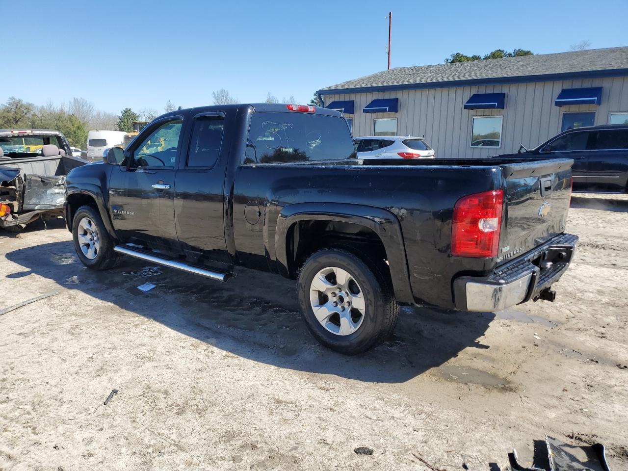 2011 Chevrolet Silverado VIN 1GCRCSE09BZ146253 Copart auction photo, front end damage thumbnail 2