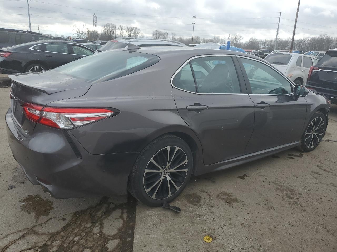 2020 Toyota Camry VIN 4T1G11BK0LU017809 Copart auction photo, front end damage thumbnail 3
