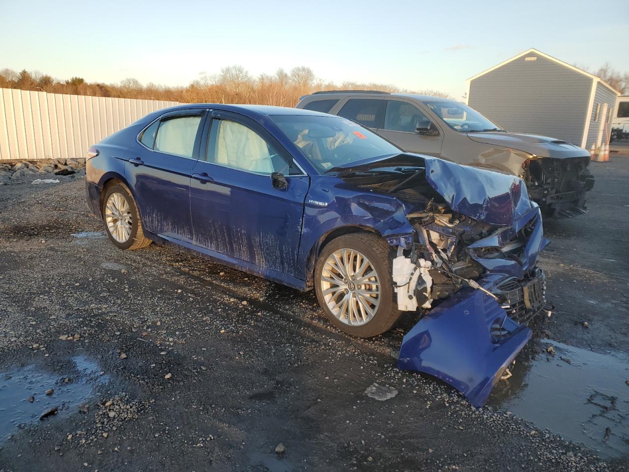 2018 Toyota Camry VIN 4T1B21HK0JU507453 Copart auction photo, front end / minor dent/scratches damage thumbnail 4