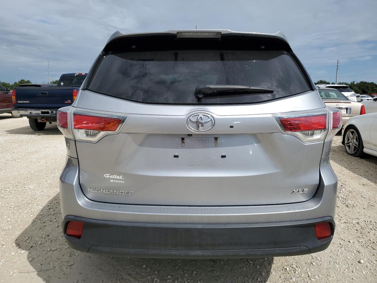 2015 Toyota Highlander VIN 5TDKKRFH4FS065850 Copart auction photo, water/flood damage thumbnail 6
