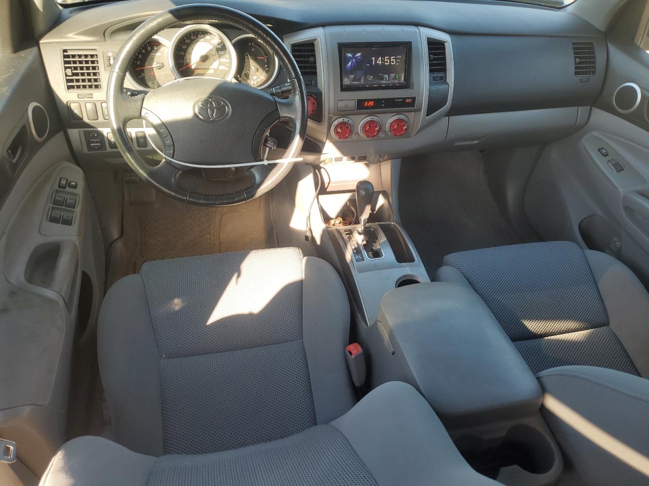 2010 Toyota Tacoma VIN 3TMLU4EN1AM045685 Copart auction photo, front end / minor dent/scratches damage thumbnail 8