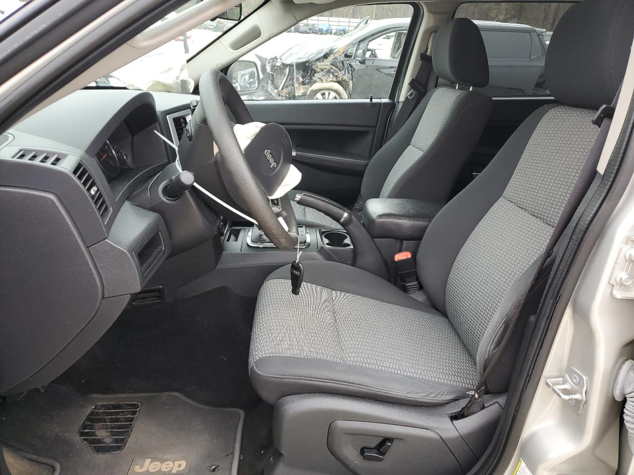 2010 Jeep Grand Cherokee VIN 1J4PR4GKXAC147245 Copart auction photo, front end / minor dent/scratches damage thumbnail 7