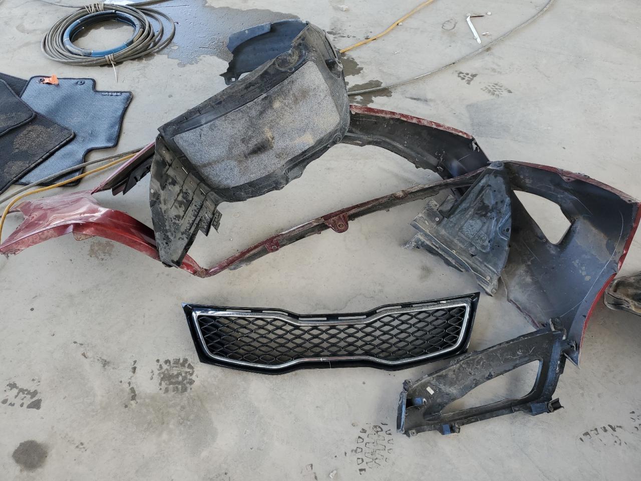 2012 KIA Optima VIN 5XXGR4A6XCG015543 Copart auction photo, front end / minor dent/scratches damage thumbnail 12