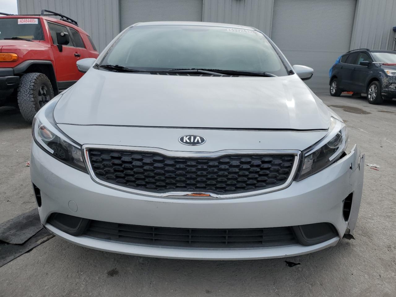 2017 KIA Forte VIN 3KPFL4A70HE044913 Copart auction photo, front end / vandalism damage thumbnail 5