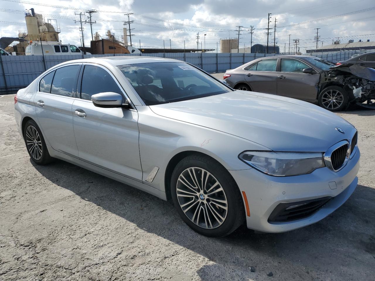2018 BMW 5er VIN WBAJA5C54JWA36195 Copart auction photo, minor dent/scratches damage thumbnail 4
