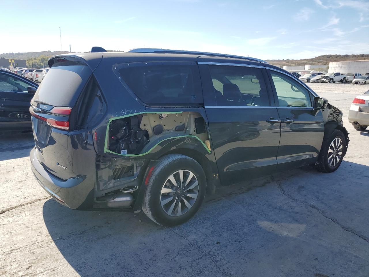 2021 Chrysler Pacifica VIN 2C4RC1L75MR586395 Copart auction photo, all over / mechanical damage thumbnail 3